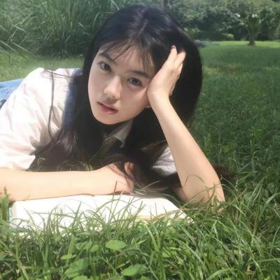 愤怒的黑人女孩与她的怪物