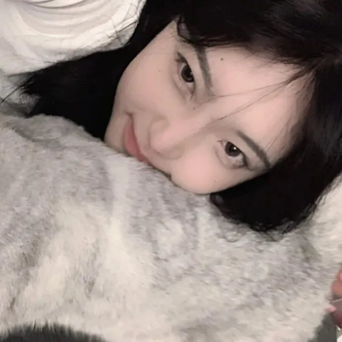 人别时光念未休